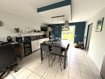 Maison traditionnelle - 146 m² - 6 pièces