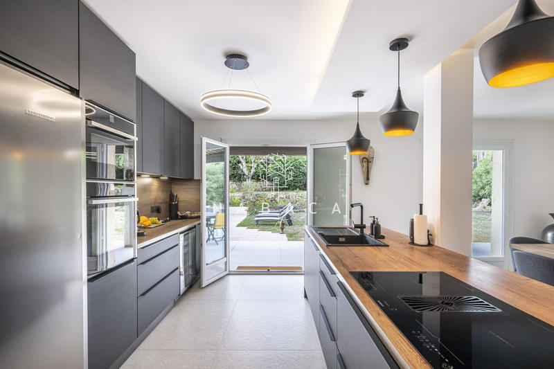 Maison - 176 m² - 6 pièces