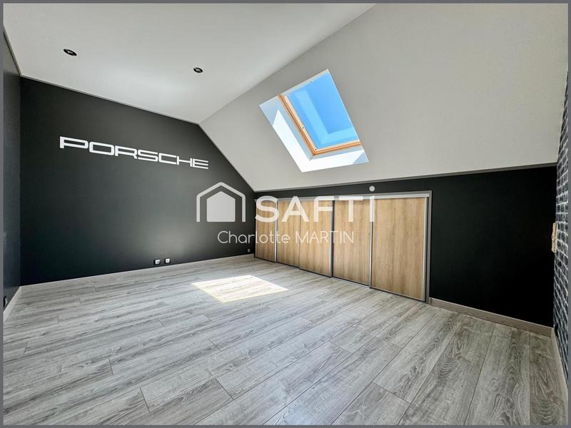 Maison - 220 m² - 10 pièces