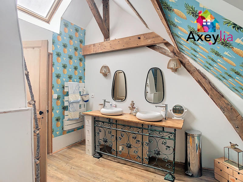 Maison - 200 m² - 7 pièces