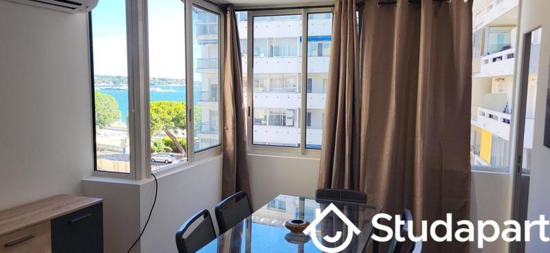 Chambre - 9 m² - 1 pièce