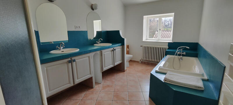 Propriété - 224 m² - 7 pièces