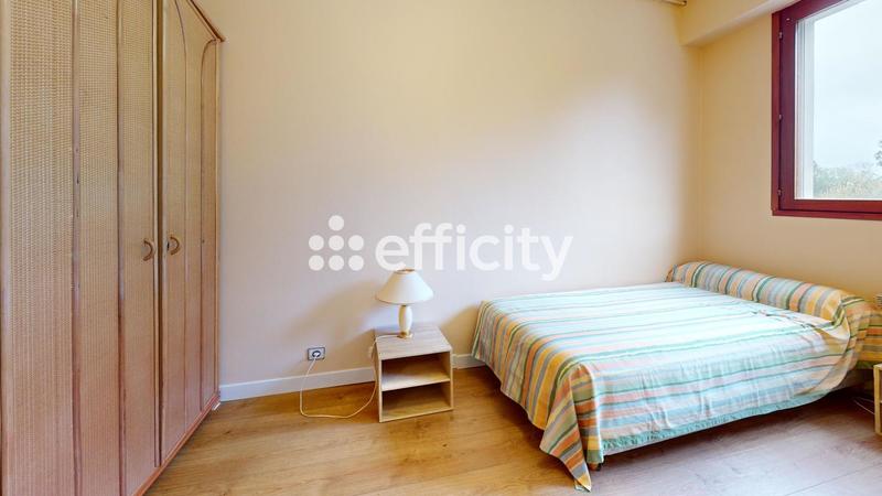 Appartement - 92 m² - 5 pièces