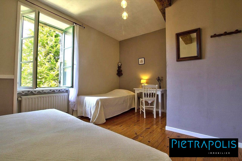 Maison ancienne - 442 m² - 16 pièces