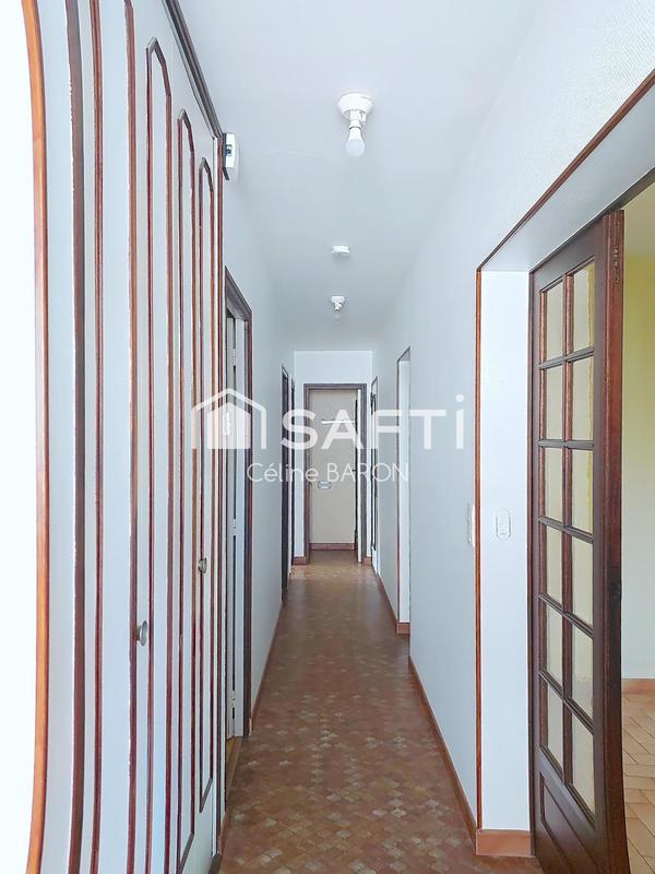 Maison - 208 m² - 9 pièces