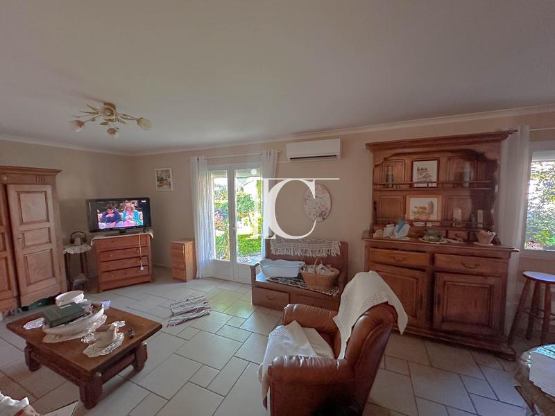 Maison - 245 m² - 8 pièces