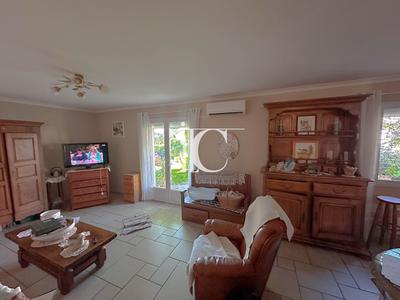 Maison - 245 m² - 8 pièces