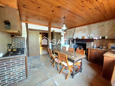 Maison - 311 m² - 11 pièces