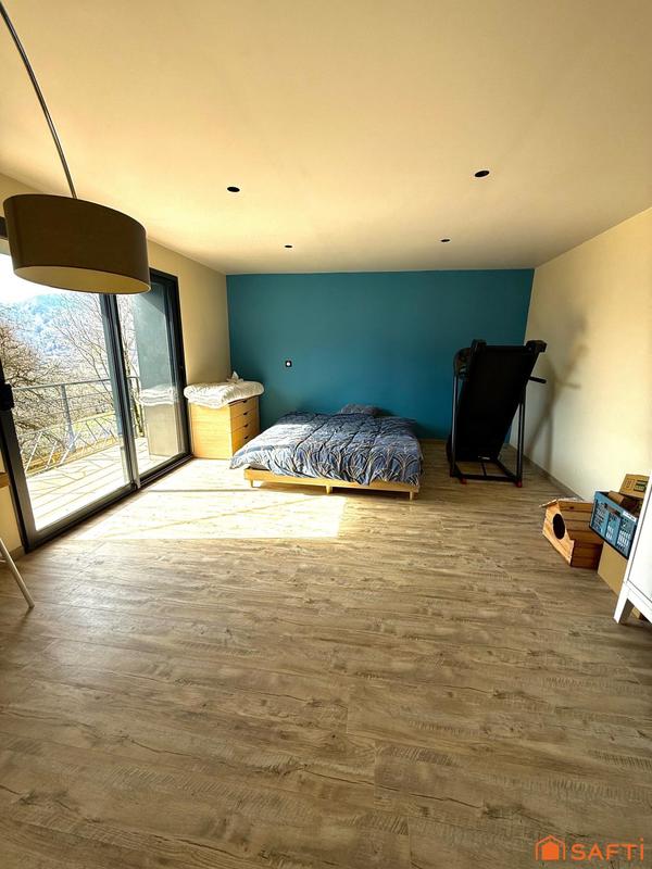 Maison - 289 m² - 7 pièces