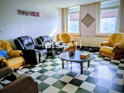 Maison - 285 m² - 10 pièces