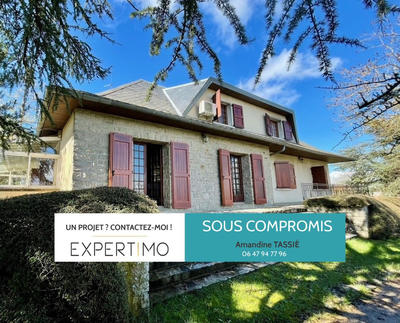 Maison - 230 m² - 8 pièces