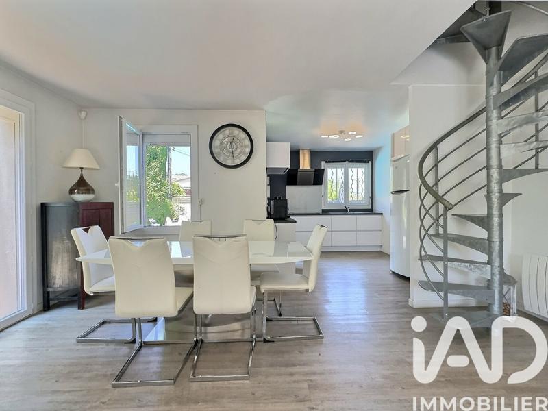 Maison - 250 m² - 10 pièces