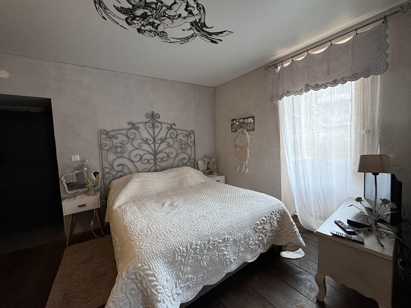 Demeure - 375 m² - 10 pièces