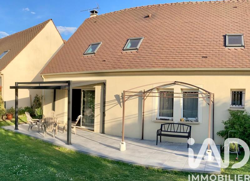 Maison - 158 m² - 8 pièces