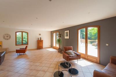 Maison - 199 m² - 7 pièces