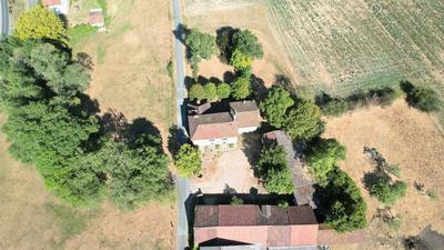 Maison - 305 m² - 8 pièces