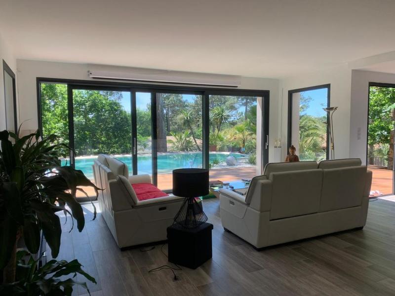 Maison - 238 m² - 7 pièces