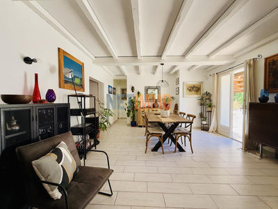 Maison - 182 m² - 9 pièces