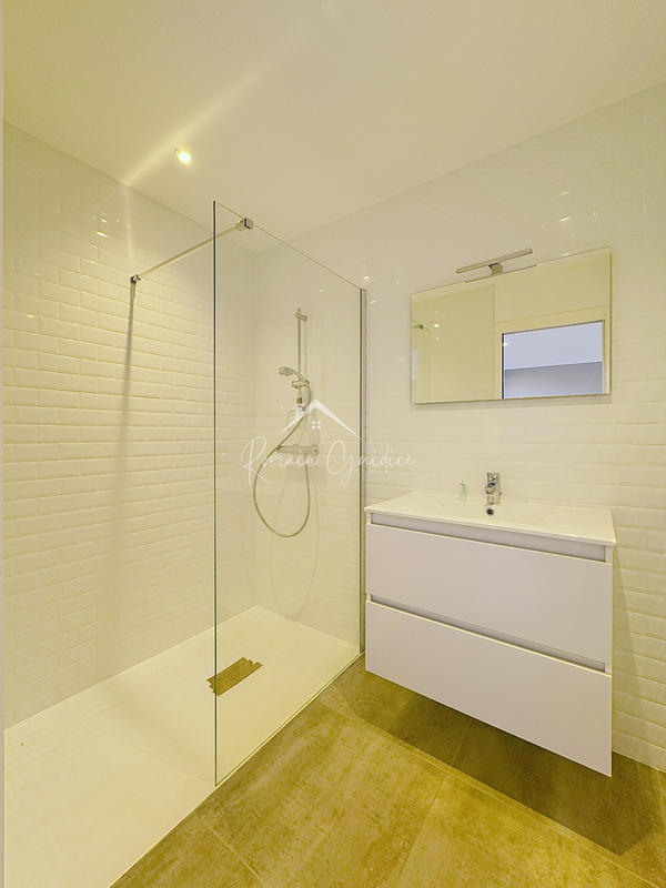 Appartement - 135 m² - 4 pièces