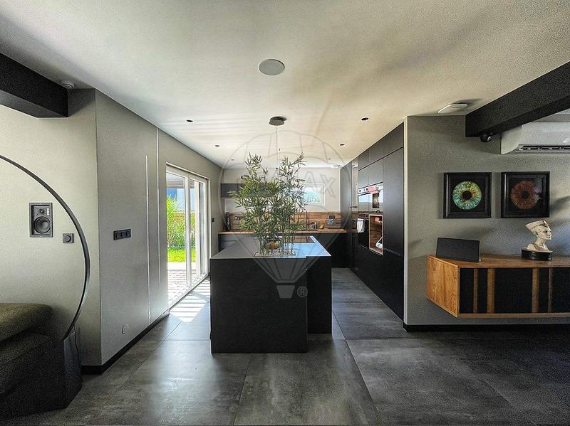 Maison - 150 m² - 5 pièces