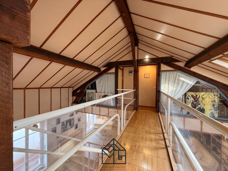 Maison - 361 m² - 10 pièces