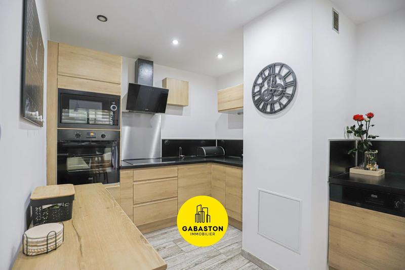 Appartement - 85 m² - 4 pièces