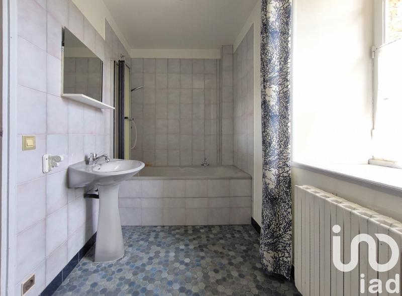 Maison - 230 m² - 9 pièces