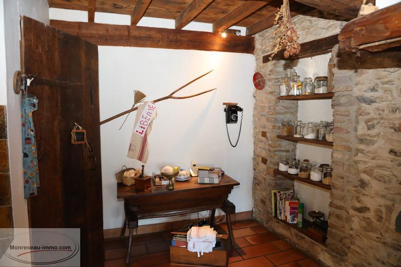 Propriété - 250 m² - 9 pièces