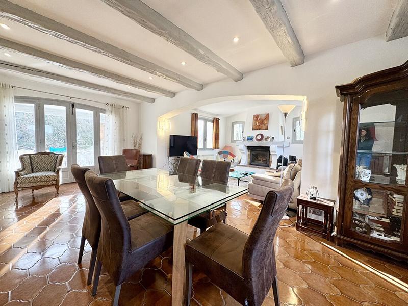 Villa - 365 m² - 11 pièces