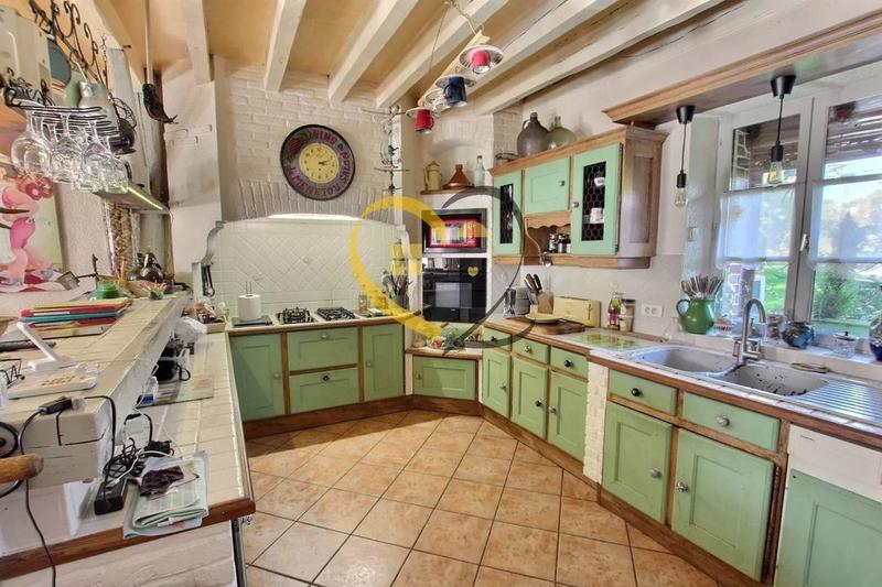 Propriété - 365 m² - 12 pièces