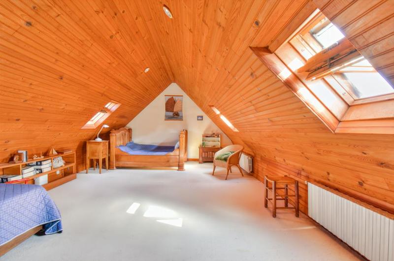 Maison - 180 m² - 8 pièces