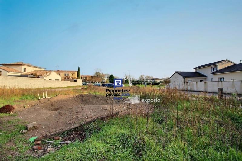 Terrain constructible - 838 m²