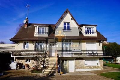 Maison - 225 m² - 12 pièces