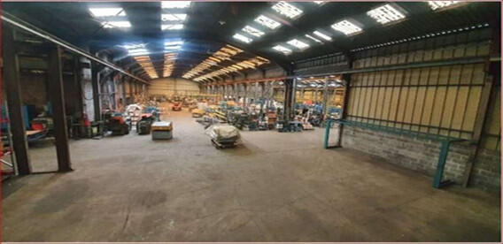 Local commercial - 3 800 m²