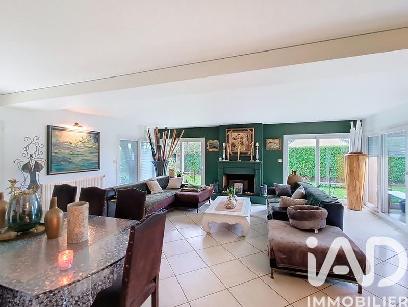 Maison - 217 m² - 9 pièces