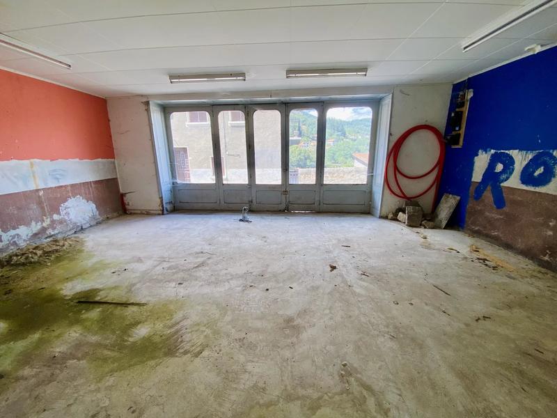 Maison - 200 m² - 6 pièces