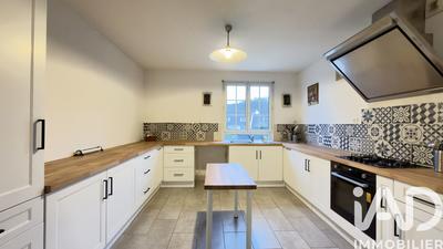 Maison - 235 m² - 7 pièces