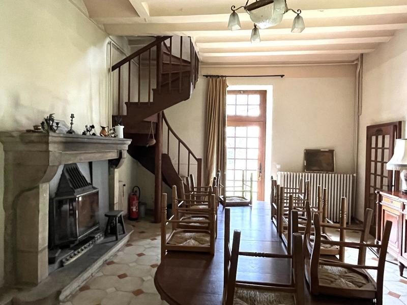 Maison de maîtres - 900 m² - 15 pièces