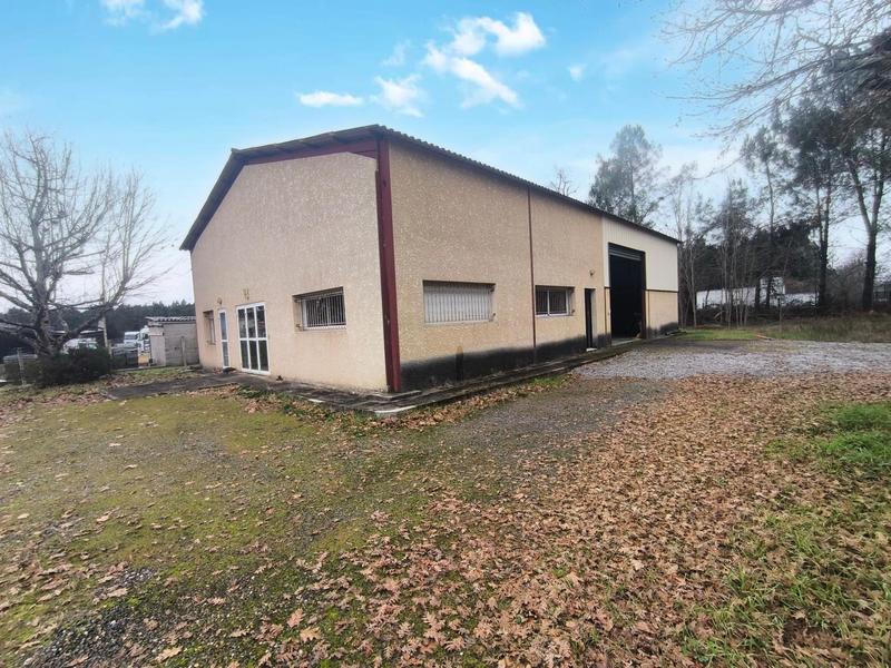 Local commercial - 250 m² - 4 pièces