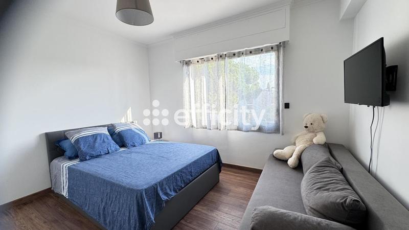 Appartement - 90 m² - 3 pièces