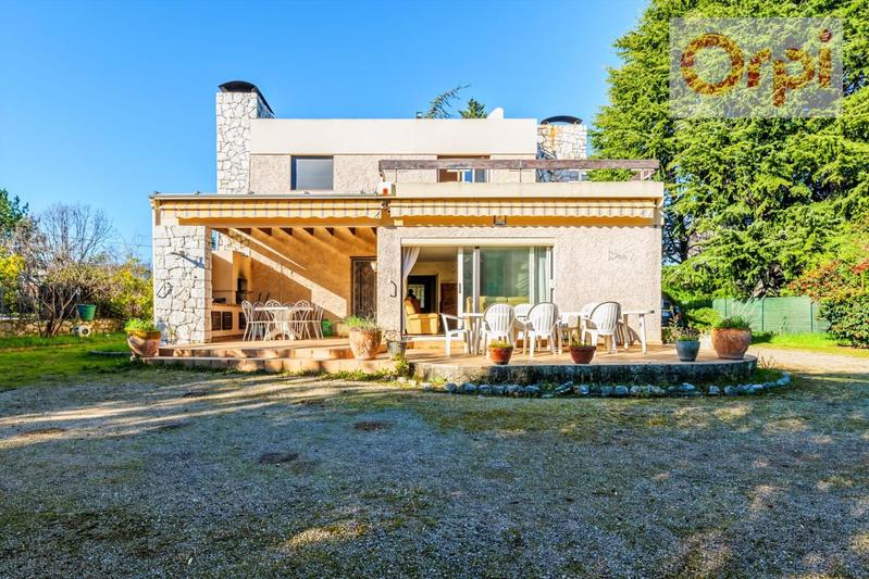 Villa - 164 m² - 5 pièces