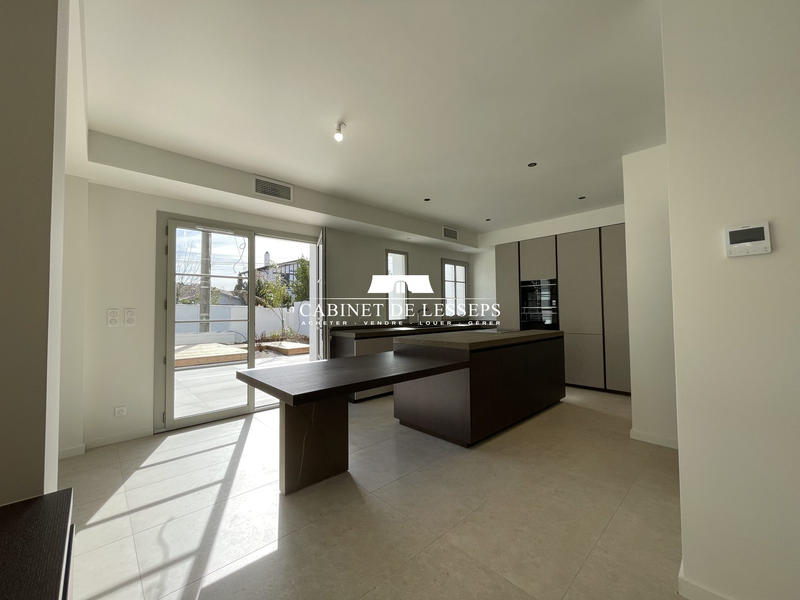 Maison - 162 m² - 6 pièces