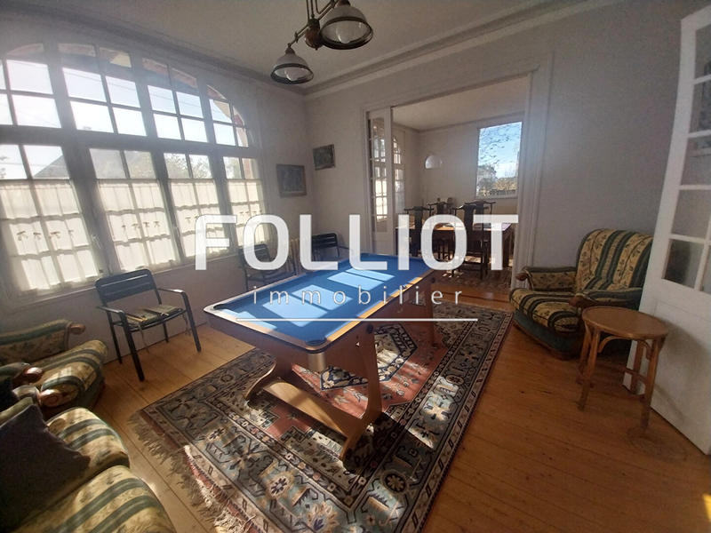 Maison - 200 m² - 10 pièces