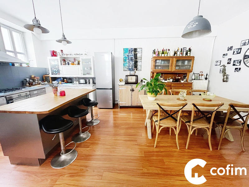 Appartement - 99 m² - 4 pièces