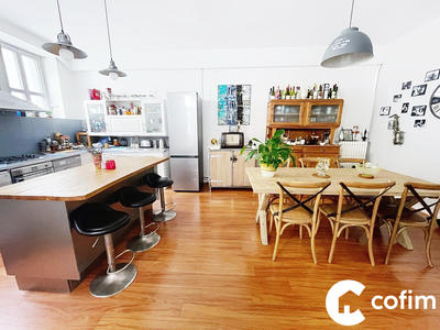 Appartement - 99 m² - 4 pièces