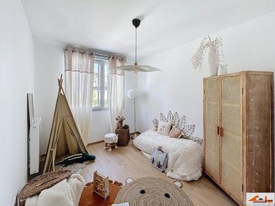 Maison - 97 m² - 5 pièces