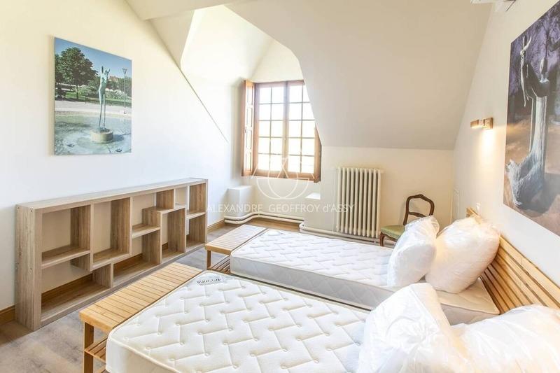 Château - 1 500 m² - 30 pièces