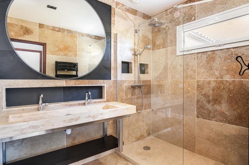 Villa - 280 m² - 8 pièces