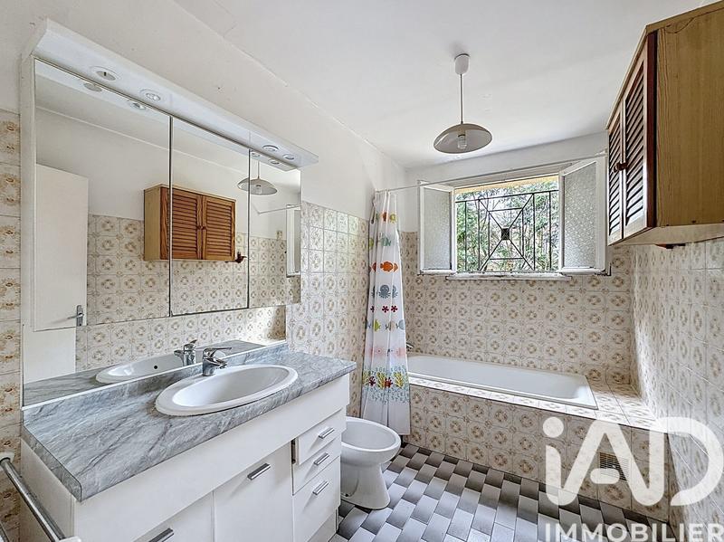 Maison - 232 m² - 10 pièces