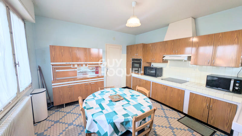 Maison - 121 m² - 7 pièces